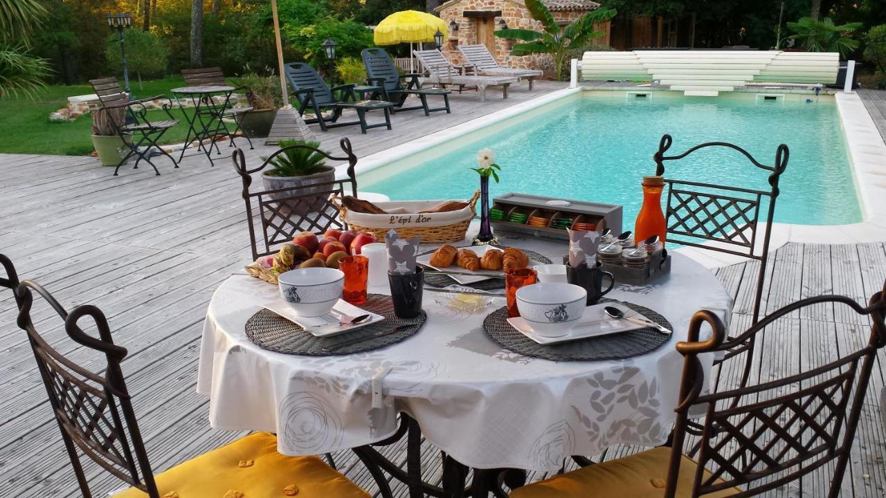Bed and Breakfast Le Jardin Des Selves Драгиньян Экстерьер фото